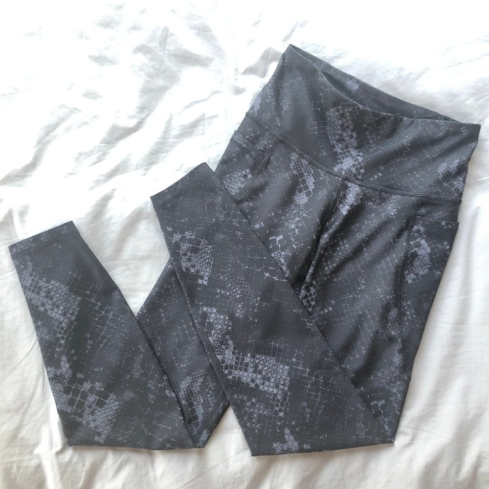 Old Navy Women Printed High-Waist Elevate Powersoft 7/8 Leggings